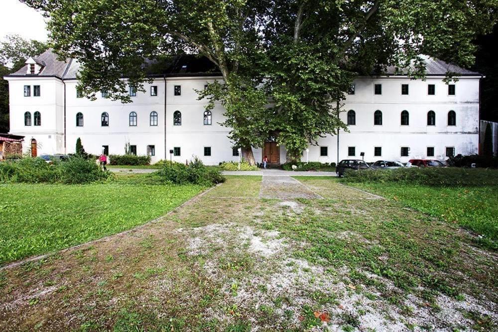Historicky Putnicky Dom Hotel Marianka Luaran gambar