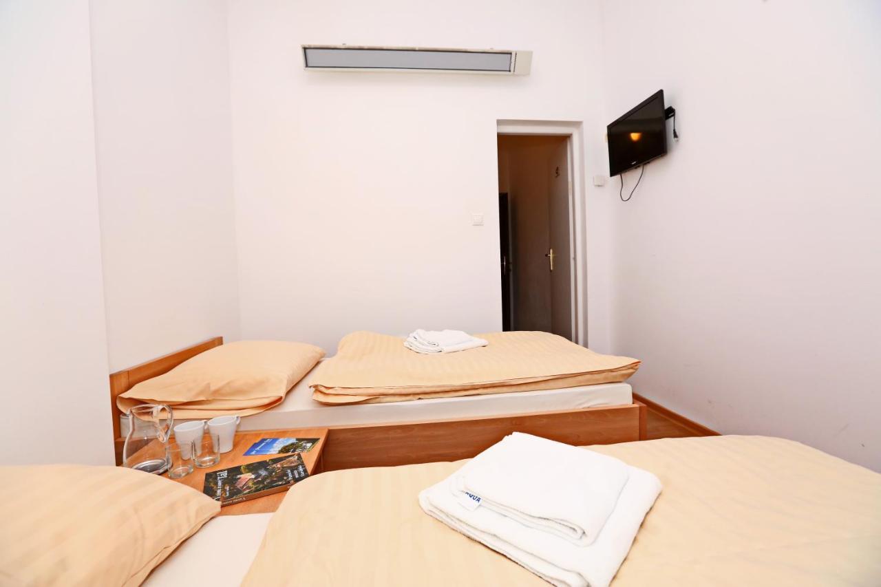 Historicky Putnicky Dom Hotel Marianka Luaran gambar