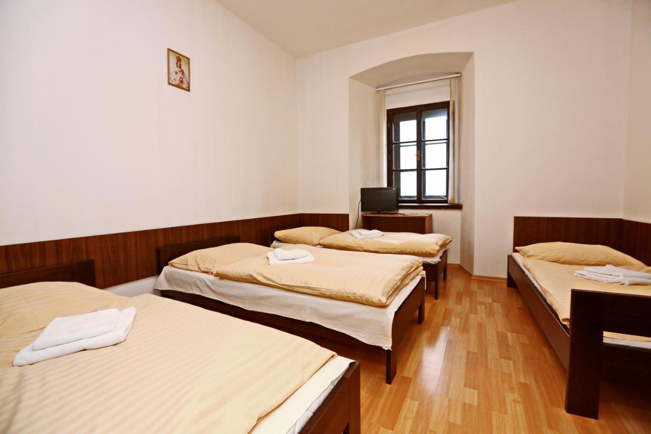 Historicky Putnicky Dom Hotel Marianka Luaran gambar