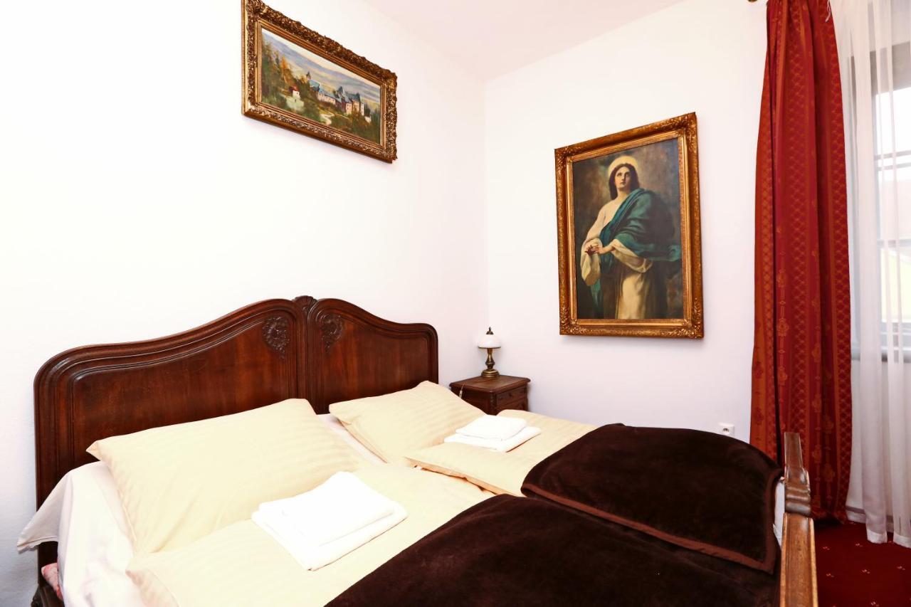 Historicky Putnicky Dom Hotel Marianka Luaran gambar